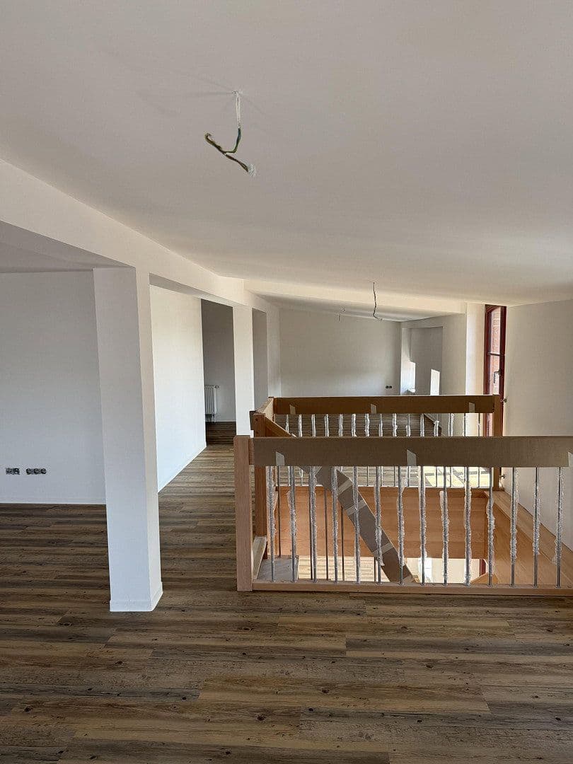 Pronájem bytu 4+1 147 m², Franz-Mehring-Straße 13 a-c, Schwerin, Mecklenburg-Vorpommern Pronájem bytu 4+1 147 m², Franz-Mehring-Straße 13 a-c, Schwerin, Mecklenburg-Vorpommern