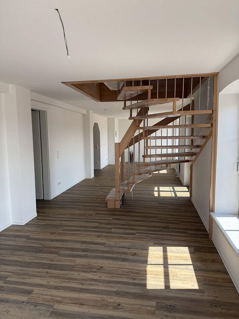 Pronájem bytu 4+1 147 m², Franz-Mehring-Straße 13 a-c, Schwerin, Mecklenburg-Vorpommern Pronájem bytu 4+1 147 m², Franz-Mehring-Straße 13 a-c, Schwerin, Mecklenburg-Vorpommern