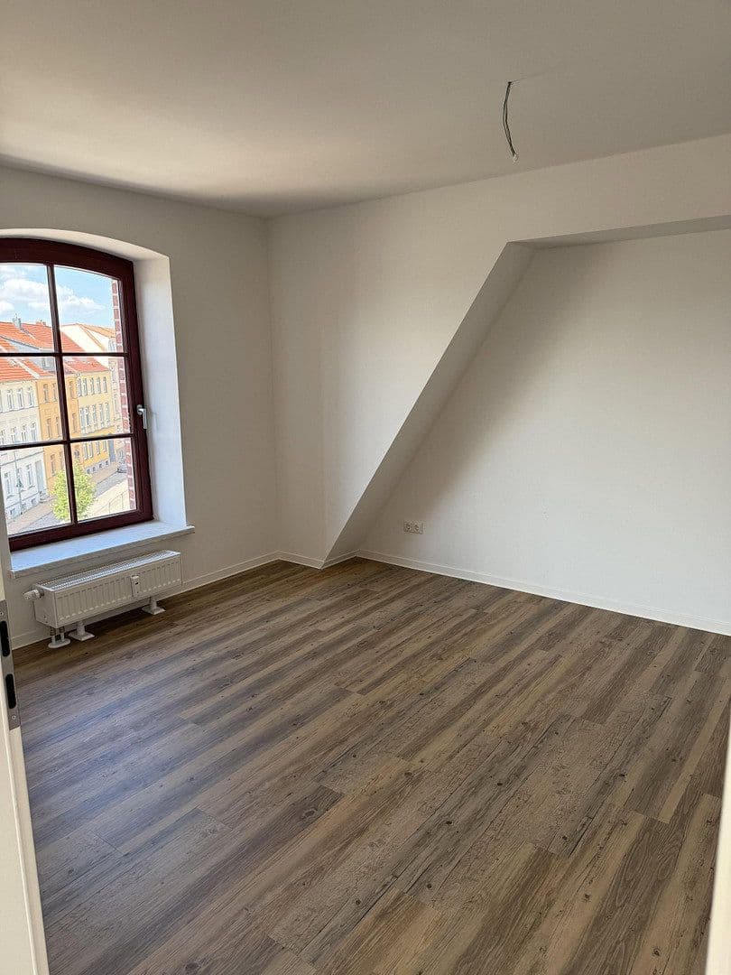 Pronájem bytu 4+1 147 m², Franz-Mehring-Straße 13 a-c, Schwerin, Mecklenburg-Vorpommern Pronájem bytu 4+1 147 m², Franz-Mehring-Straße 13 a-c, Schwerin, Mecklenburg-Vorpommern