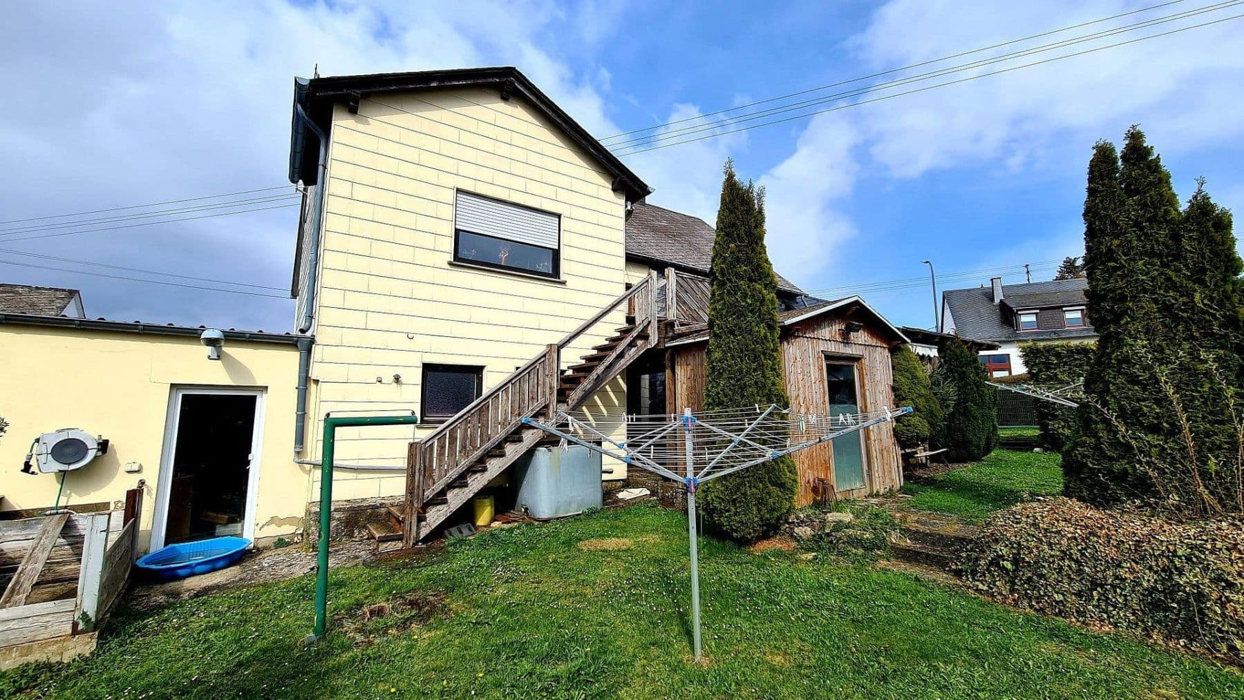 Prodej domu 250 m², pozemek 920 m², Hauptste. 13, Malborn, Porýní-Falc Prodej domu 250 m², pozemek 920 m², Hauptste. 13, Malborn, Porýní-Falc