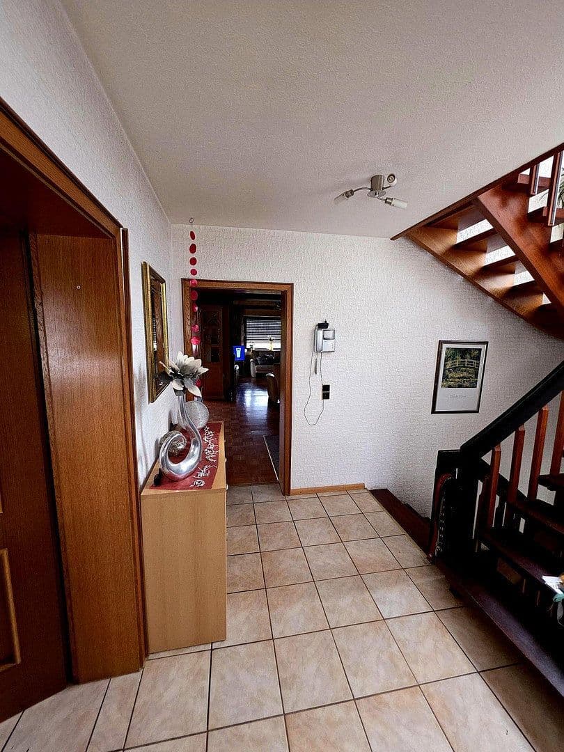 Prodej domu 250 m², pozemek 920 m², Hauptste. 13, Malborn, Porýní-Falc Prodej domu 250 m², pozemek 920 m², Hauptste. 13, Malborn, Porýní-Falc