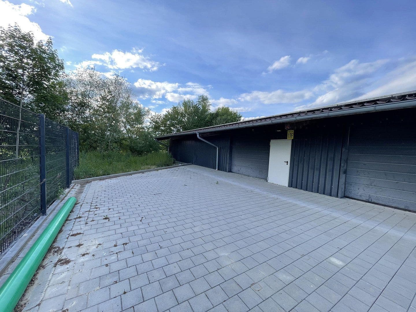 Pronájem nebytového prostoru 187 m², Im Gewerbepark 1, Hunderdorf, Bavorsko Pronájem nebytového prostoru 187 m², Im Gewerbepark 1, Hunderdorf, Bavorsko