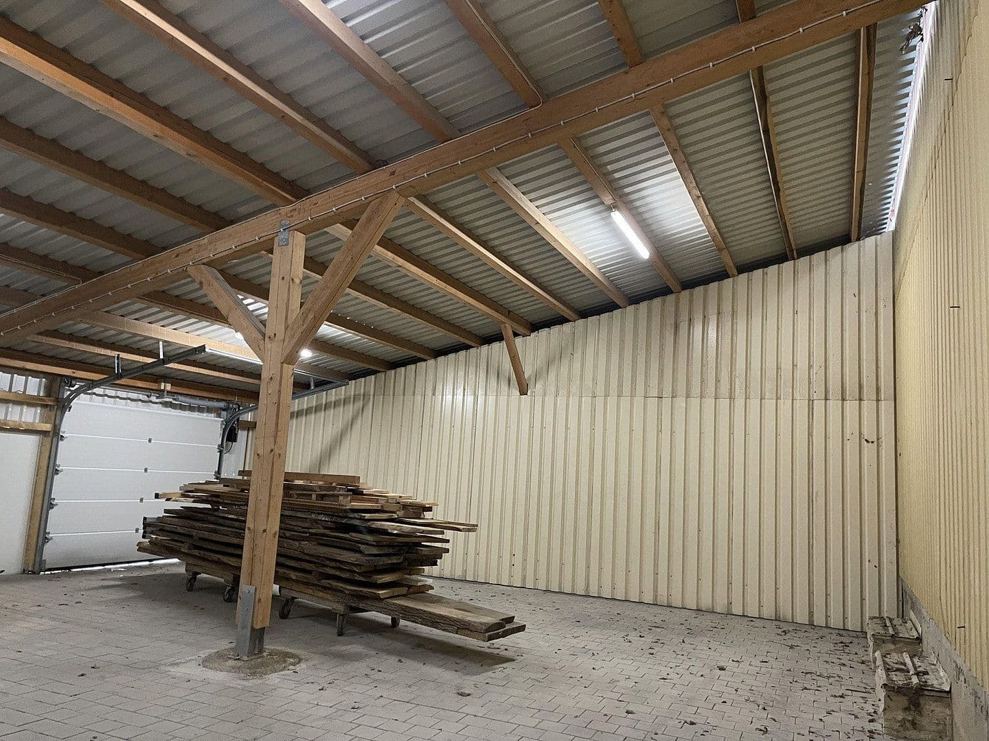 Pronájem nebytového prostoru 132 m², Im Gewerbepark 1, Hunderdorf, Bavorsko Pronájem nebytového prostoru 132 m², Im Gewerbepark 1, Hunderdorf, Bavorsko