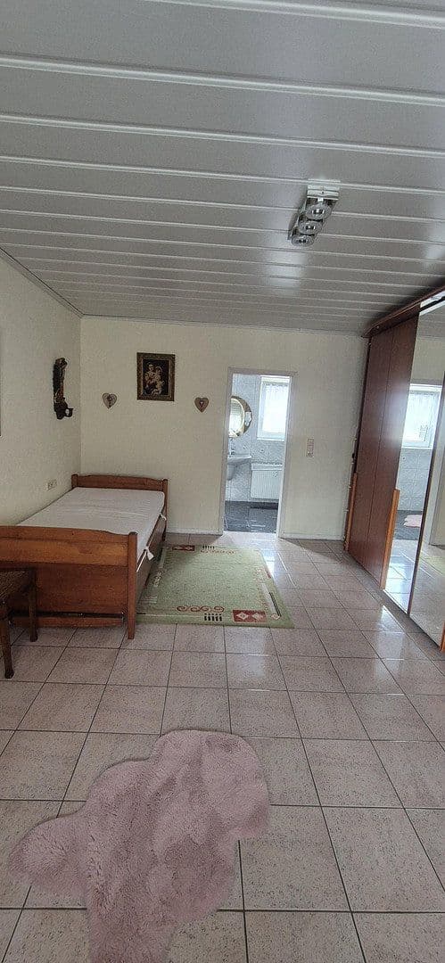 Pronájem bytu 3+1 110 m², Eudenbacherstr 134, Königswinter, Severní Porýní-Vestfálsko Pronájem bytu 3+1 110 m², Eudenbacherstr 134, Königswinter, Severní Porýní-Vestfálsko