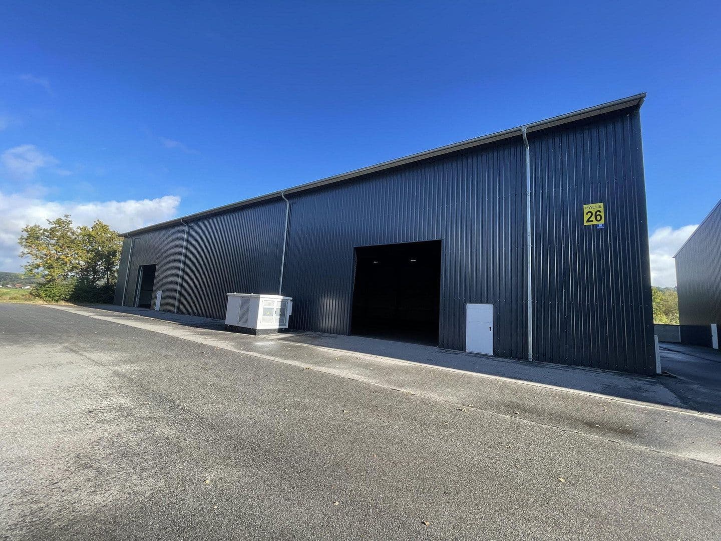 Pronájem nebytového prostoru 1.600 m², Im Gewerbepark 1, Hunderdorf, Bavorsko Pronájem nebytového prostoru 1.600 m², Im Gewerbepark 1, Hunderdorf, Bavorsko