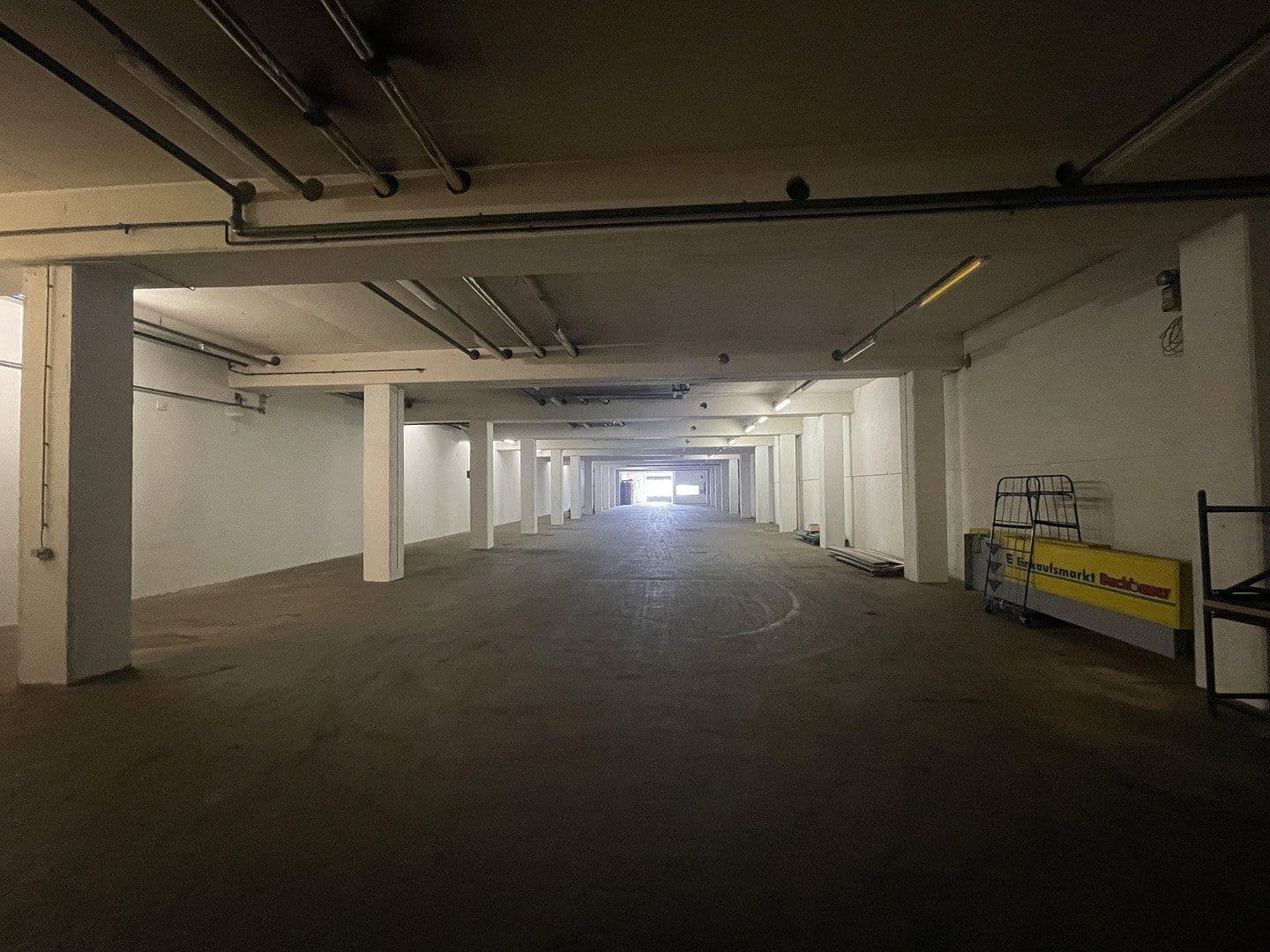 Pronájem nebytového prostoru 750 m², Im Gewerbepark 1, Hunderdorf, Bavorsko Pronájem nebytového prostoru 750 m², Im Gewerbepark 1, Hunderdorf, Bavorsko