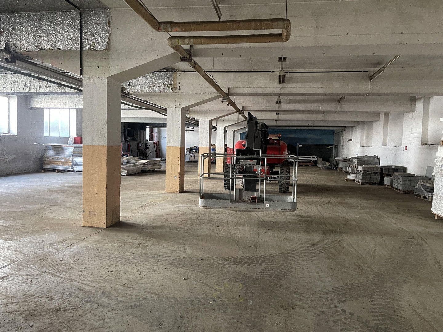 Pronájem nebytového prostoru 1.995 m², Im Gewerbepark 1, Hunderdorf, Bavorsko Pronájem nebytového prostoru 1.995 m², Im Gewerbepark 1, Hunderdorf, Bavorsko
