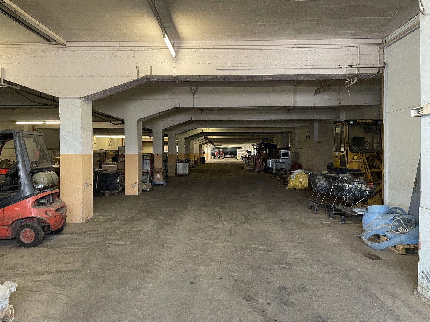 Pronájem nebytového prostoru 1.995 m², Im Gewerbepark 1, Hunderdorf, Bavorsko Pronájem nebytového prostoru 1.995 m², Im Gewerbepark 1, Hunderdorf, Bavorsko