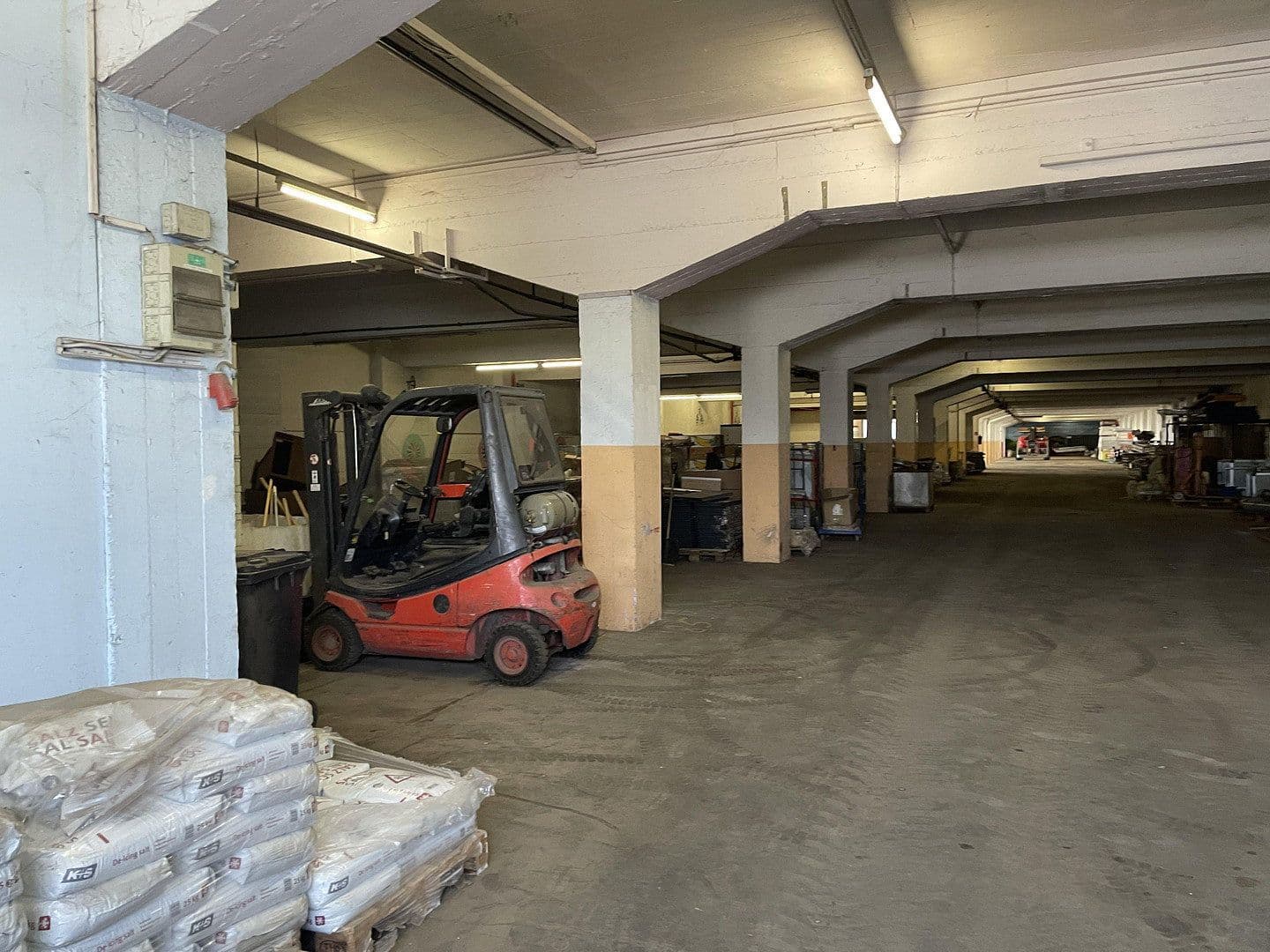 Pronájem nebytového prostoru 1.995 m², Im Gewerbepark 1, Hunderdorf, Bavorsko Pronájem nebytového prostoru 1.995 m², Im Gewerbepark 1, Hunderdorf, Bavorsko