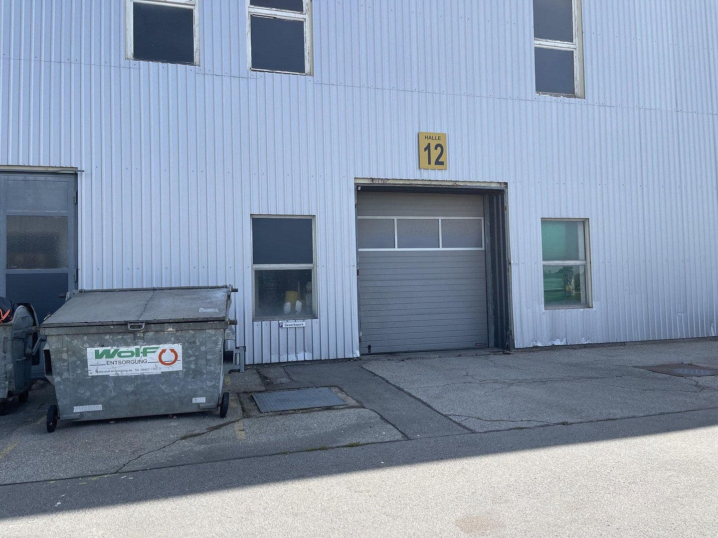 Pronájem nebytového prostoru 1.995 m², Im Gewerbepark 1, Hunderdorf, Bavorsko Pronájem nebytového prostoru 1.995 m², Im Gewerbepark 1, Hunderdorf, Bavorsko