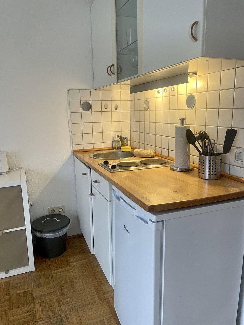 Pronájem bytu 1+1 22 m², Mauritiussteinweg X, Köln, Severní Porýní-Vestfálsko Pronájem bytu 1+1 22 m², Mauritiussteinweg X, Köln, Severní Porýní-Vestfálsko
