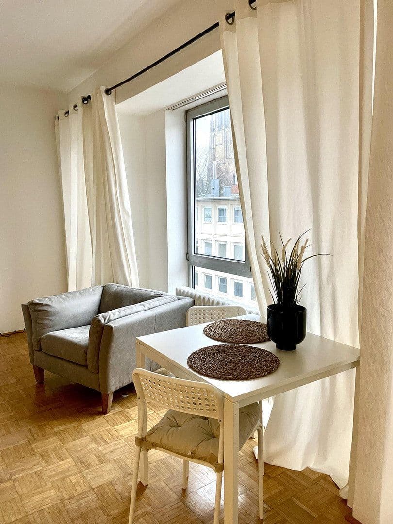 Pronájem bytu 1+1 22 m², Mauritiussteinweg X, Köln, Severní Porýní-Vestfálsko Pronájem bytu 1+1 22 m², Mauritiussteinweg X, Köln, Severní Porýní-Vestfálsko