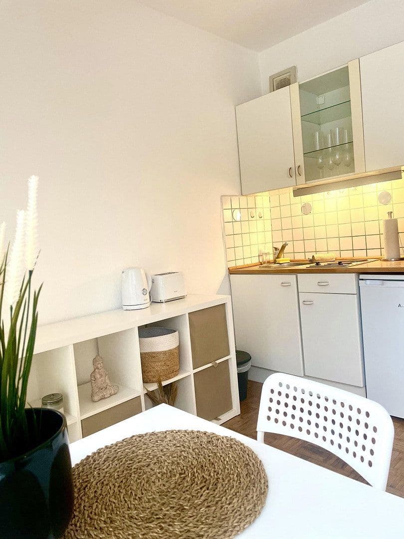 Pronájem bytu 1+1 22 m², Mauritiussteinweg X, Köln, Severní Porýní-Vestfálsko Pronájem bytu 1+1 22 m², Mauritiussteinweg X, Köln, Severní Porýní-Vestfálsko