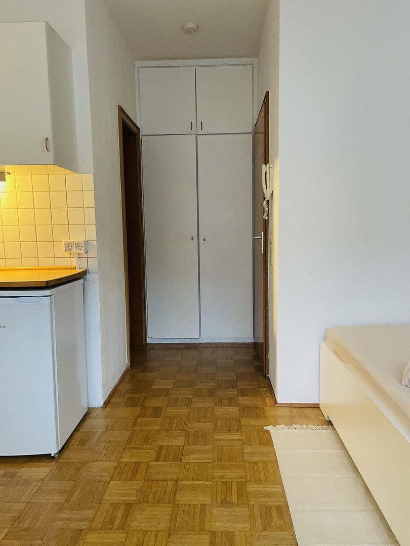 Pronájem bytu 1+1 22 m², Mauritiussteinweg X, Köln, Severní Porýní-Vestfálsko Pronájem bytu 1+1 22 m², Mauritiussteinweg X, Köln, Severní Porýní-Vestfálsko