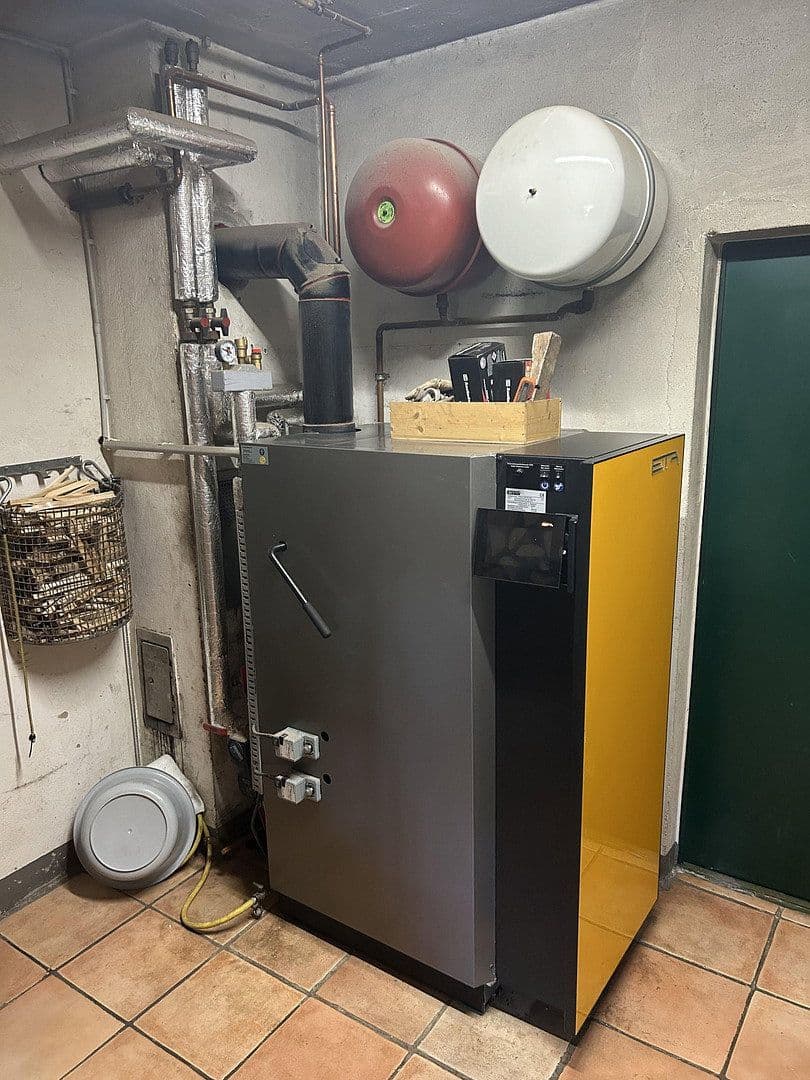 Prodej domu 220 m², pozemek 2.373 m², Hellenthal, Severní Porýní-Vestfálsko Prodej domu 220 m², pozemek 2.373 m², Hellenthal, Severní Porýní-Vestfálsko