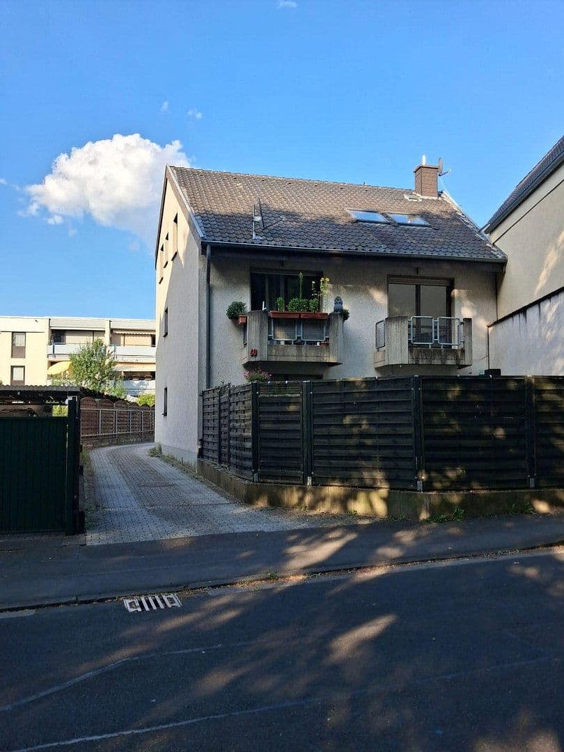 Prodej domu 251 m², pozemek 451 m², Kartäuserstr. 60, Bornheim, Severní Porýní-Vestfálsko Prodej domu 251 m², pozemek 451 m², Kartäuserstr. 60, Bornheim, Severní Porýní-Vestfálsko