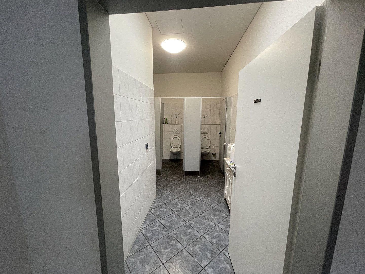 Pronájem nebytového prostoru 734 m², Lauterbachstraße 89, Eggenfelden, Bavorsko Pronájem nebytového prostoru 734 m², Lauterbachstraße 89, Eggenfelden, Bavorsko