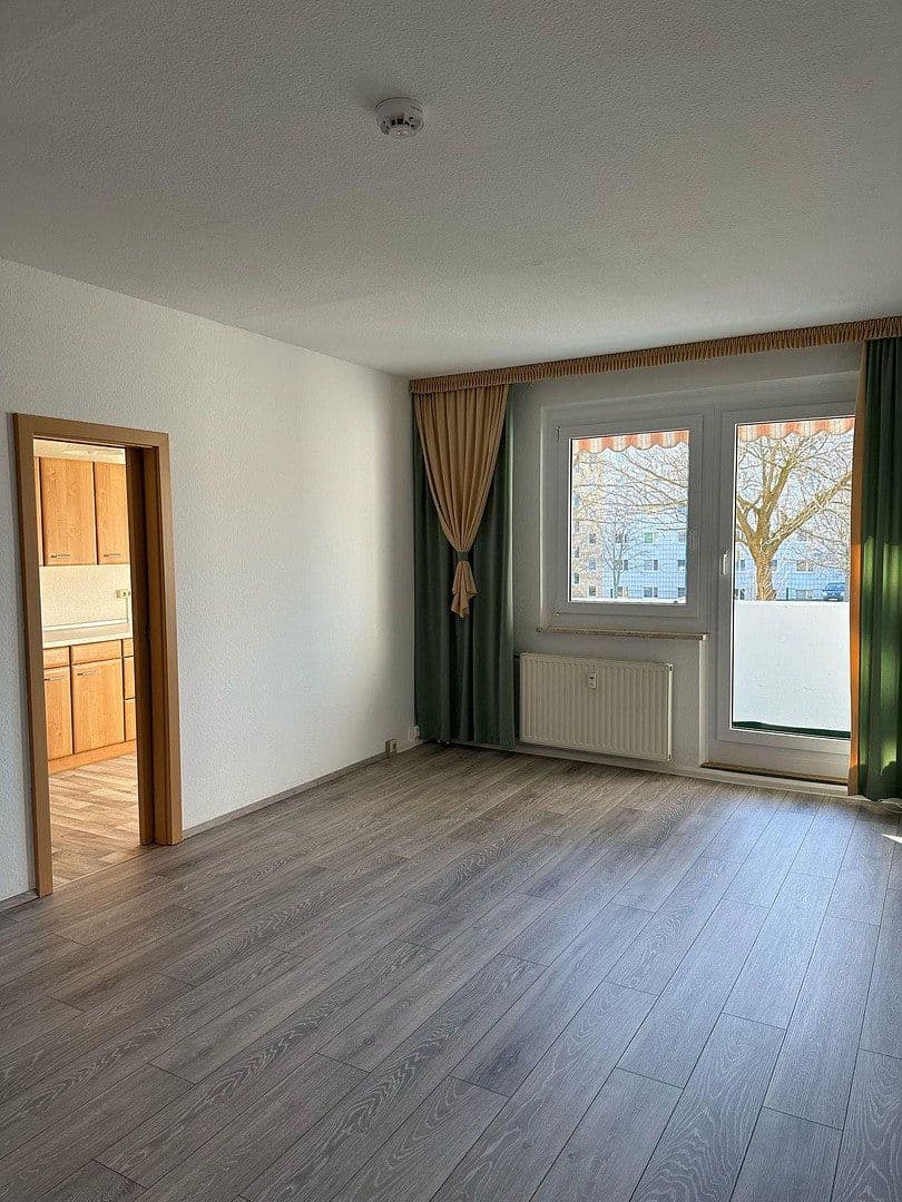 Pronájem bytu 2+1 54 m², Ernst Abbe Str. 16, Gera, Durynsko Pronájem bytu 2+1 54 m², Ernst Abbe Str. 16, Gera, Durynsko