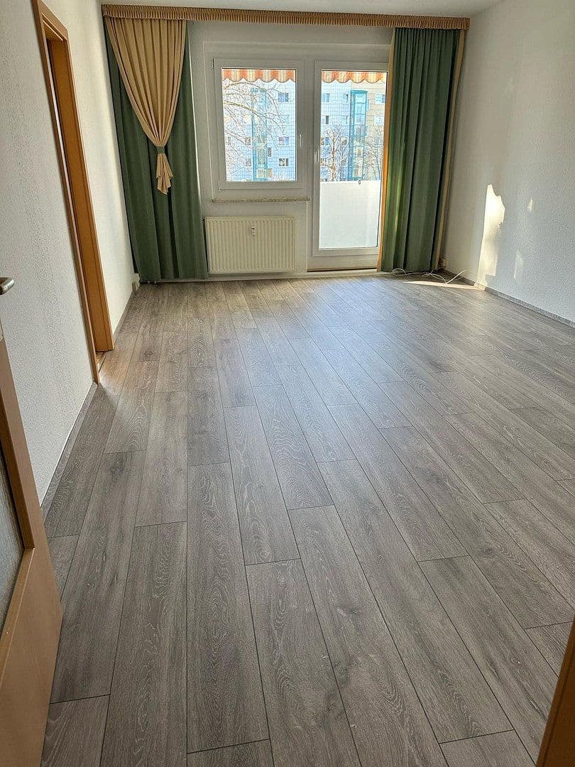 Pronájem bytu 2+1 54 m², Ernst Abbe Str. 16, Gera, Durynsko Pronájem bytu 2+1 54 m², Ernst Abbe Str. 16, Gera, Durynsko