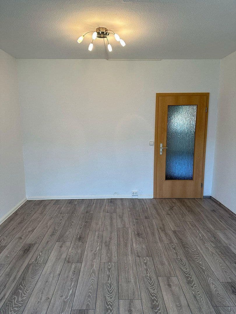 Pronájem bytu 2+1 54 m², Ernst Abbe Str. 16, Gera, Durynsko Pronájem bytu 2+1 54 m², Ernst Abbe Str. 16, Gera, Durynsko