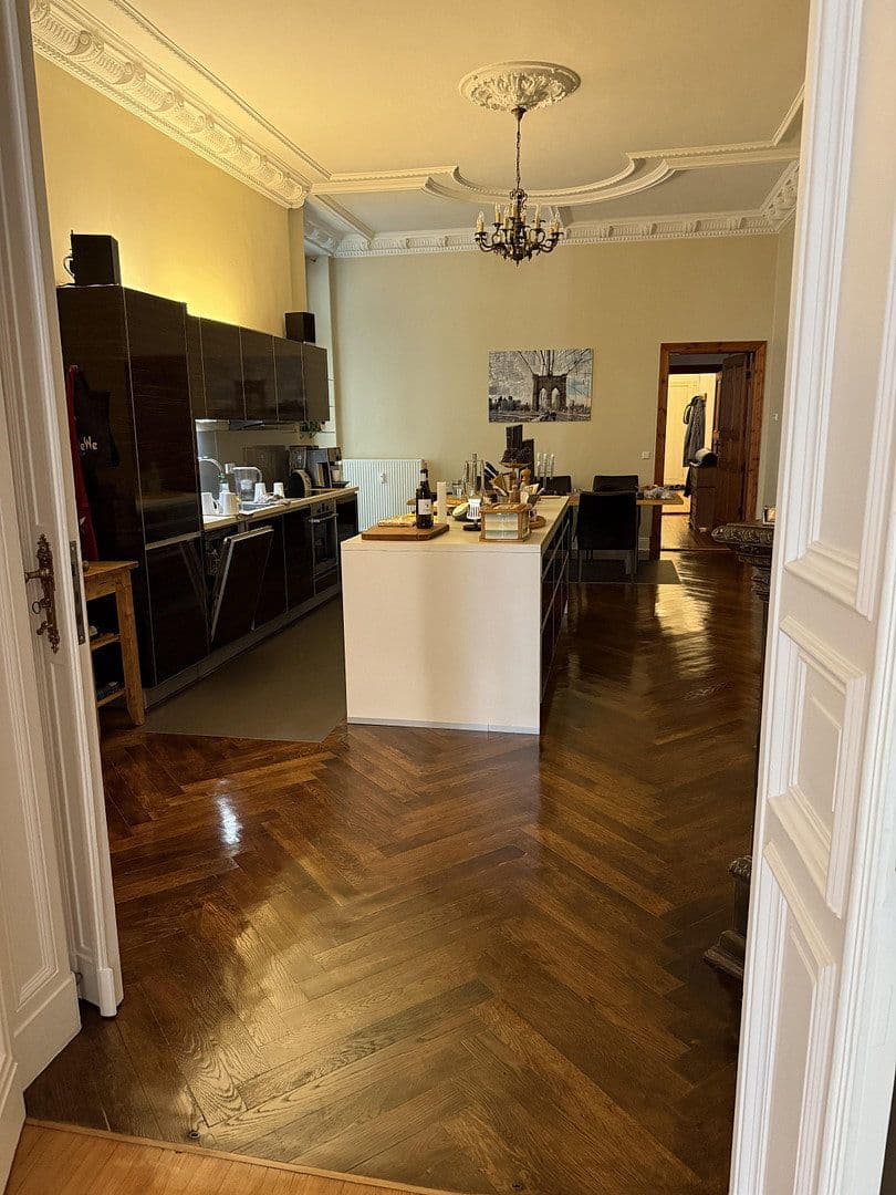 Prodej bytu 7+1 214 m², Berlin, Berlín Prodej bytu 7+1 214 m², Berlin, Berlín