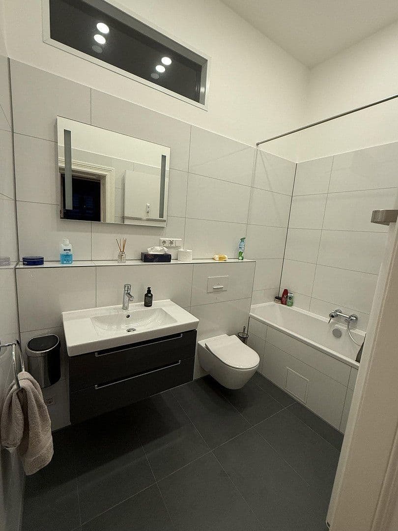 Prodej bytu 7+1 214 m², Berlin, Berlín Prodej bytu 7+1 214 m², Berlin, Berlín