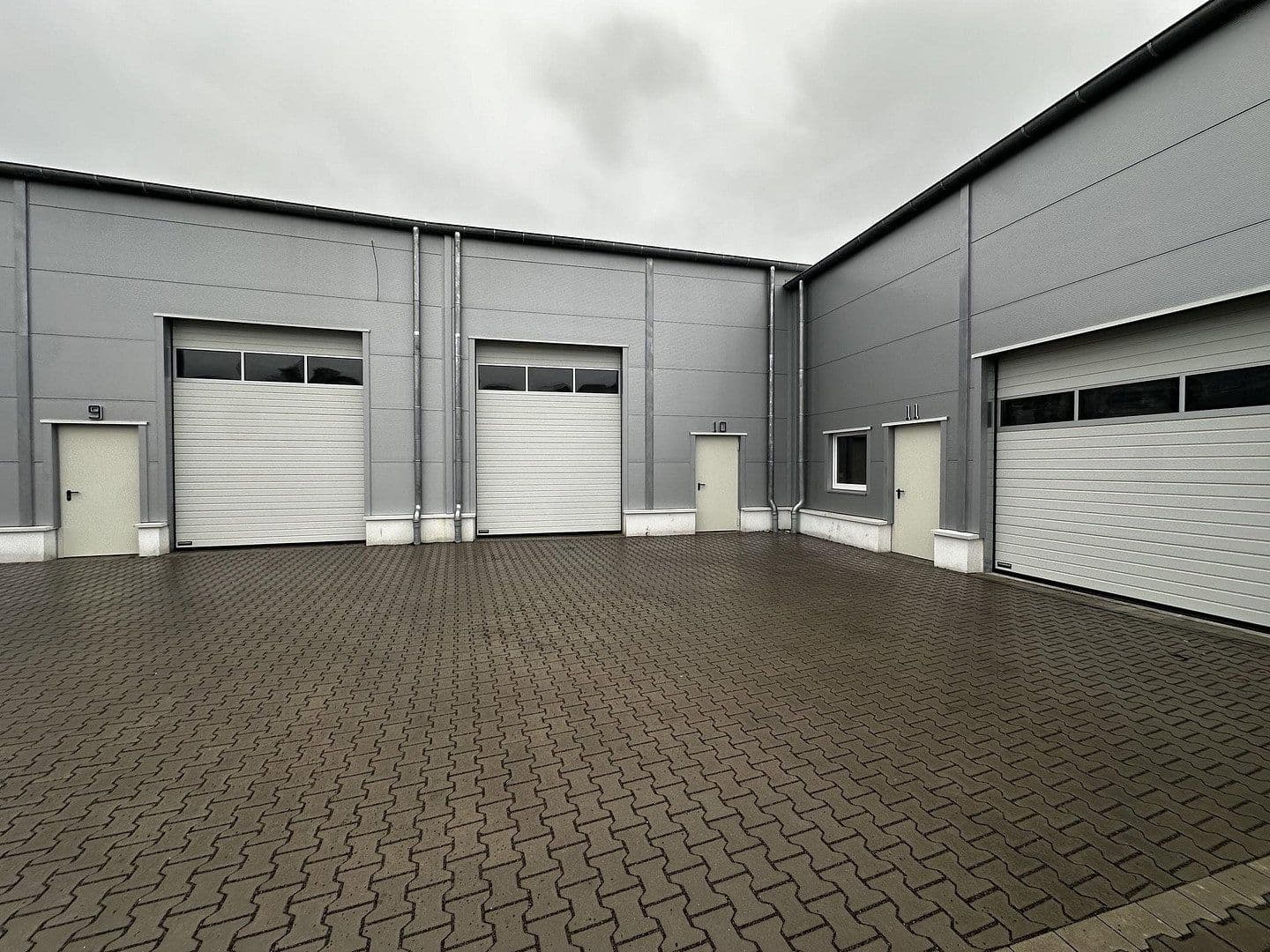 Pronájem nebytového prostoru 3.500 m², Grenzstraße 14, Halle, Sasko-Anhaltsko Pronájem nebytového prostoru 3.500 m², Grenzstraße 14, Halle, Sasko-Anhaltsko