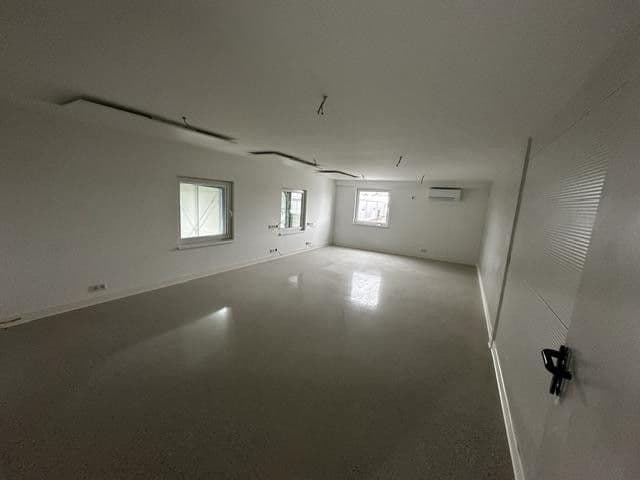 Pronájem nebytového prostoru 3.500 m², Grenzstraße 14, Halle, Sasko-Anhaltsko Pronájem nebytového prostoru 3.500 m², Grenzstraße 14, Halle, Sasko-Anhaltsko