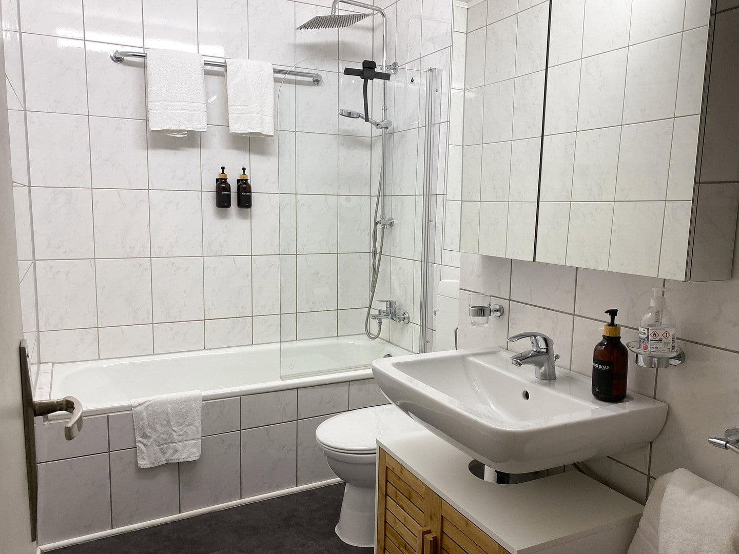 Pronájem nebytového prostoru 35 m², Görlitzer Straße 7, Neuss, Severní Porýní-Vestfálsko Pronájem nebytového prostoru 35 m², Görlitzer Straße 7, Neuss, Severní Porýní-Vestfálsko
