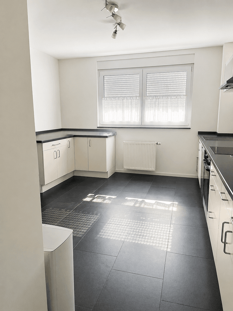 Pronájem bytu 4+kk 99 m², Richard Dehmel Straße 11, Hattingen, Severní Porýní-Vestfálsko Pronájem bytu 4+kk 99 m², Richard Dehmel Straße 11, Hattingen, Severní Porýní-Vestfálsko