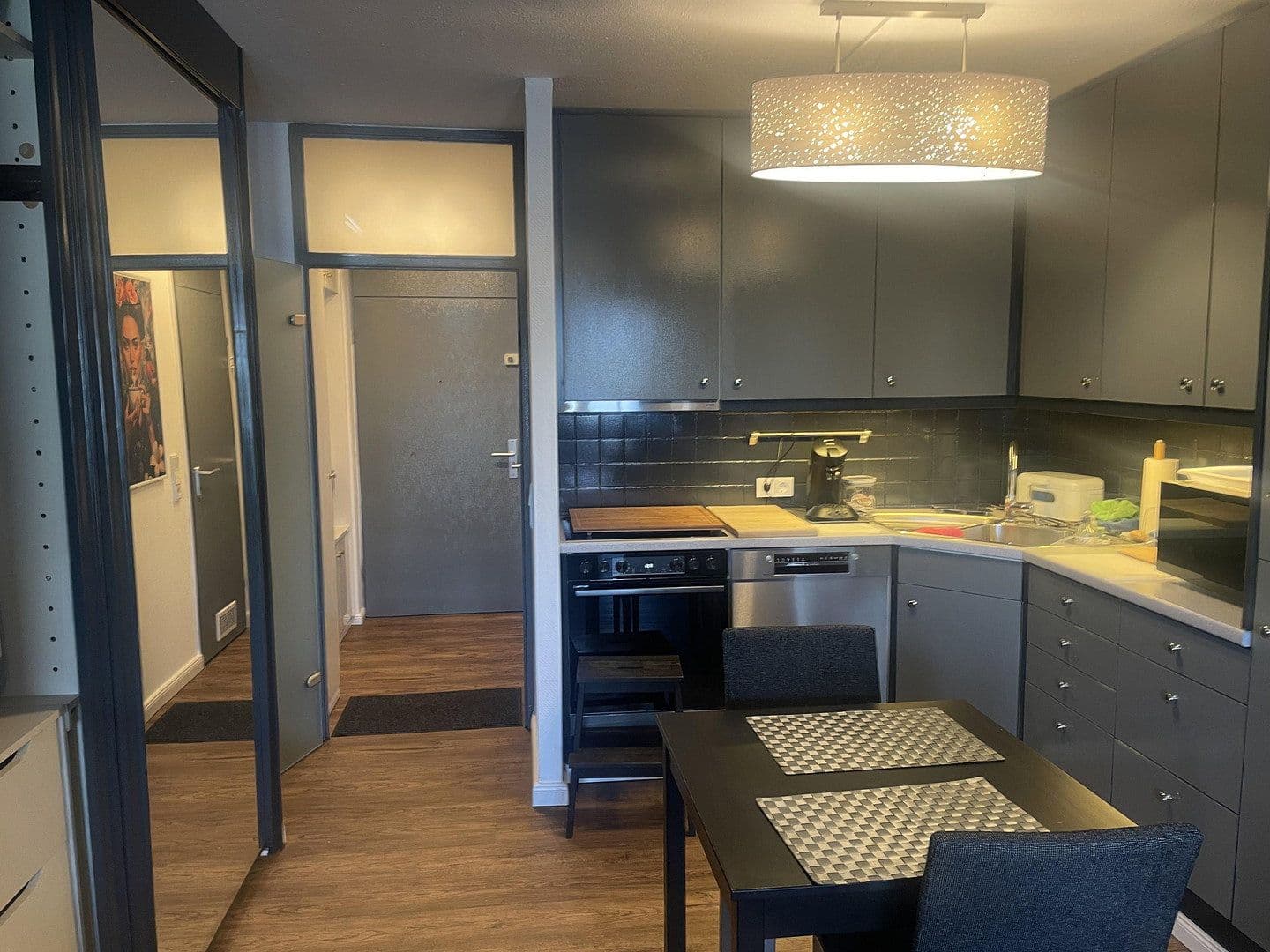 Pronájem bytu 1+1 35 m², Mittlerer Hasenpfad 39, Frankfurt, Hessen Pronájem bytu 1+1 35 m², Mittlerer Hasenpfad 39, Frankfurt, Hessen