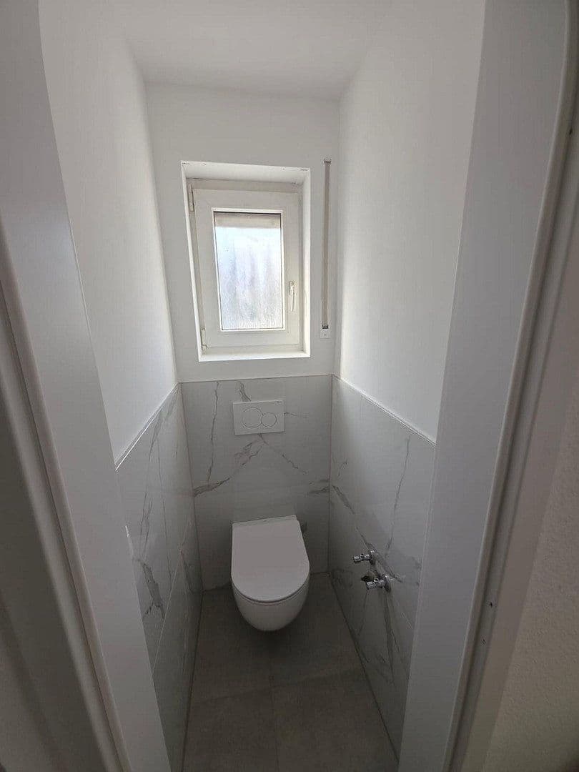 Pronájem domu 120 m², pozemek 212 m², Bad Friedrichshall, Bádensko-Württembersko Pronájem domu 120 m², pozemek 212 m², Bad Friedrichshall, Bádensko-Württembersko
