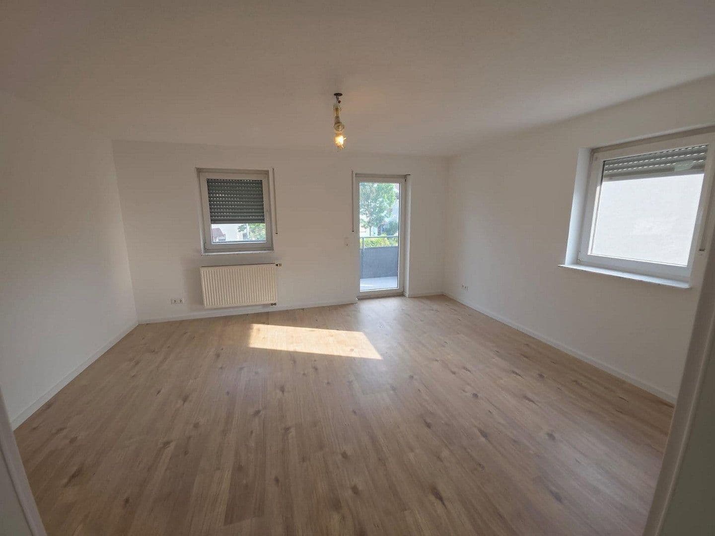 Pronájem domu 120 m², pozemek 212 m², Bad Friedrichshall, Bádensko-Württembersko Pronájem domu 120 m², pozemek 212 m², Bad Friedrichshall, Bádensko-Württembersko
