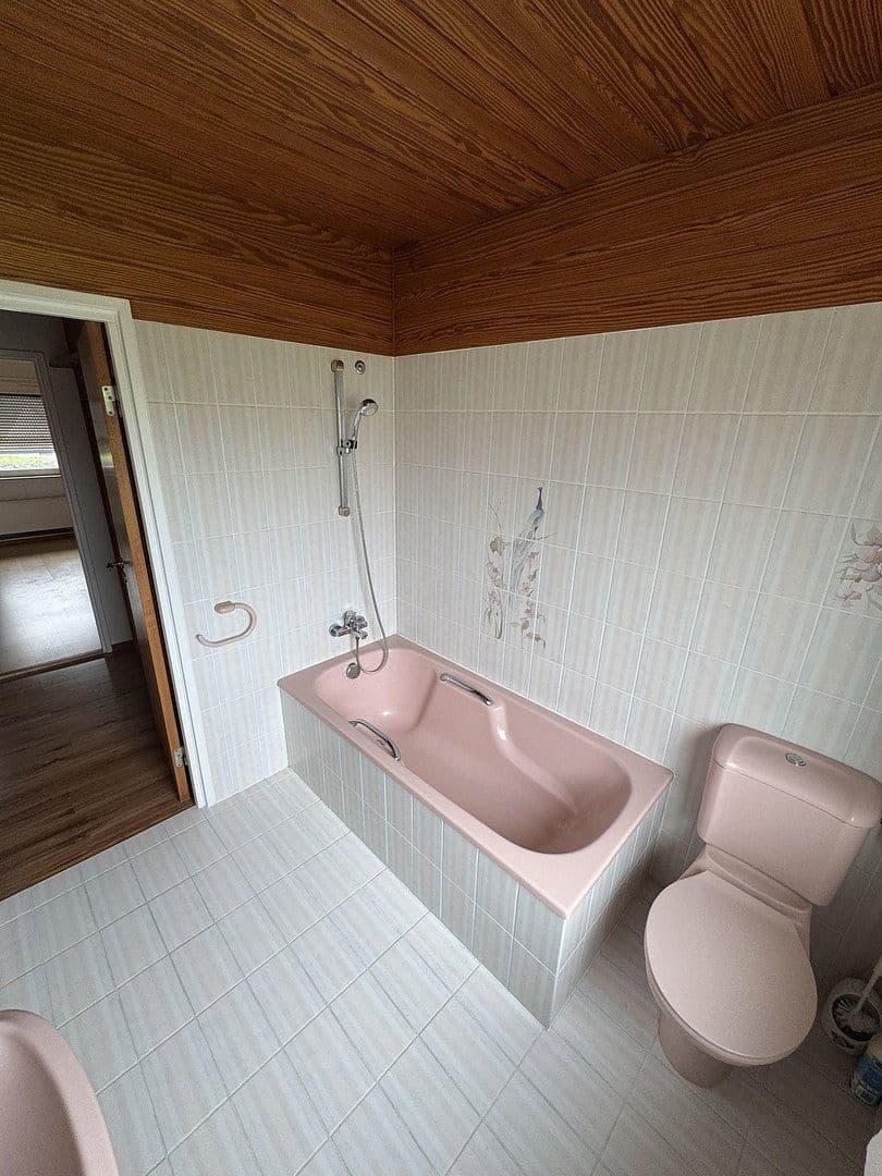 Prodej domu 125 m², pozemek 175 m², Stuhr, Dolní Sasko Prodej domu 125 m², pozemek 175 m², Stuhr, Dolní Sasko