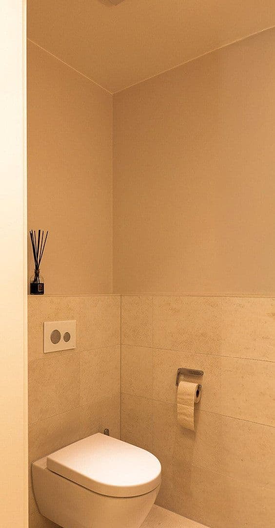 Pronájem bytu 2+1 84 m², Ratinger Straße 1, Düsseldorf, Severní Porýní-Vestfálsko Pronájem bytu 2+1 84 m², Ratinger Straße 1, Düsseldorf, Severní Porýní-Vestfálsko