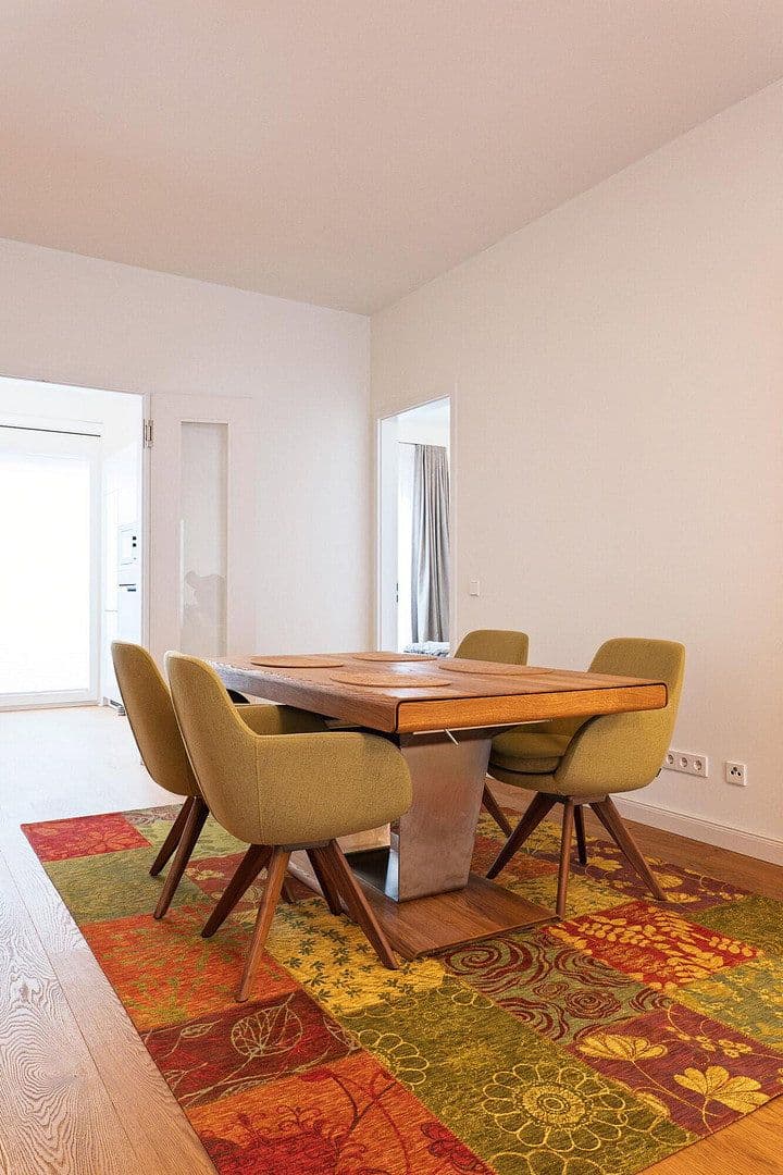 Pronájem bytu 2+1 84 m², Ratinger Straße 1, Düsseldorf, Severní Porýní-Vestfálsko Pronájem bytu 2+1 84 m², Ratinger Straße 1, Düsseldorf, Severní Porýní-Vestfálsko