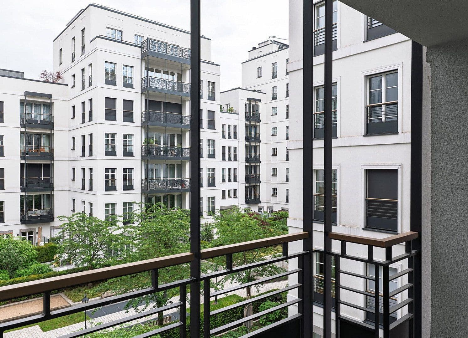 Pronájem bytu 2+1 84 m², Ratinger Straße 1, Düsseldorf, Severní Porýní-Vestfálsko Pronájem bytu 2+1 84 m², Ratinger Straße 1, Düsseldorf, Severní Porýní-Vestfálsko