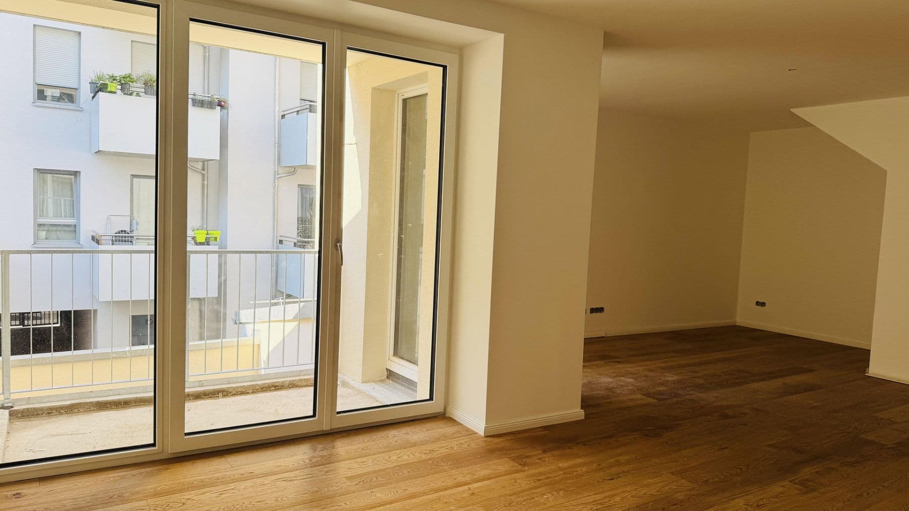 Pronájem bytu 3+1 71 m², Schwanthalerstr. 142, München, Bavorsko Pronájem bytu 3+1 71 m², Schwanthalerstr. 142, München, Bavorsko