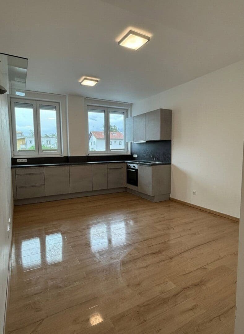 Pronájem bytu 1+1 30 m², Innsbruck, Tyrolsko Pronájem bytu 1+1 30 m², Innsbruck, Tyrolsko