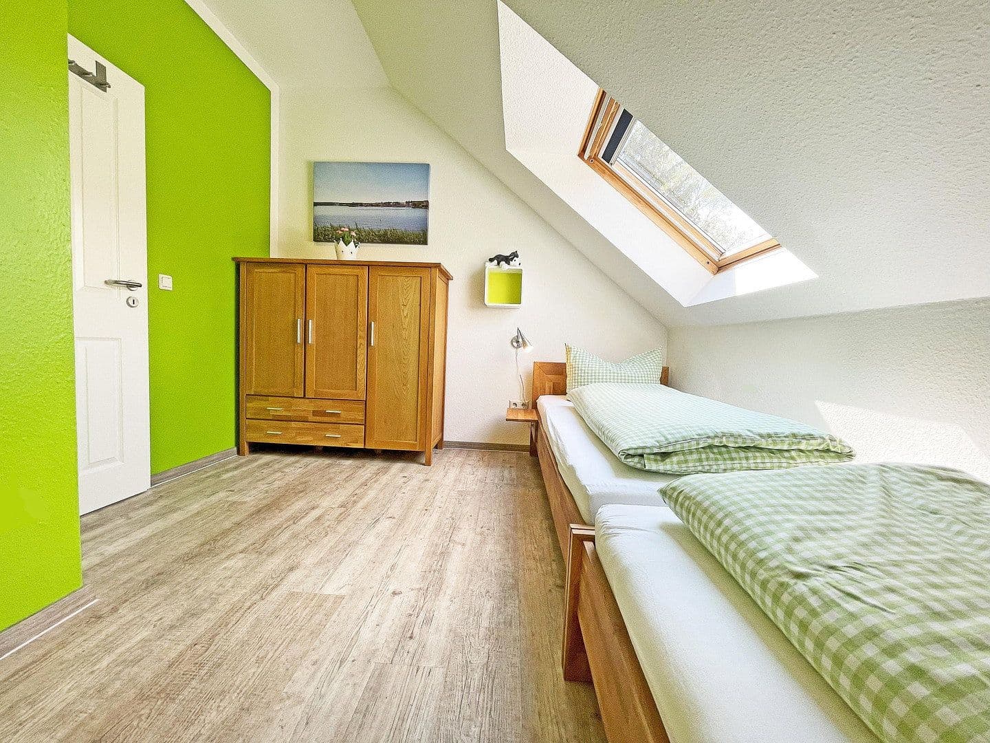 Prodej domu 91 m², pozemek 1.175 m², Zur Lenzer Höh 6, Haus 13, Fünfseen, Mecklenburg-Vorpommern Prodej domu 91 m², pozemek 1.175 m², Zur Lenzer Höh 6, Haus 13, Fünfseen, Mecklenburg-Vorpommern