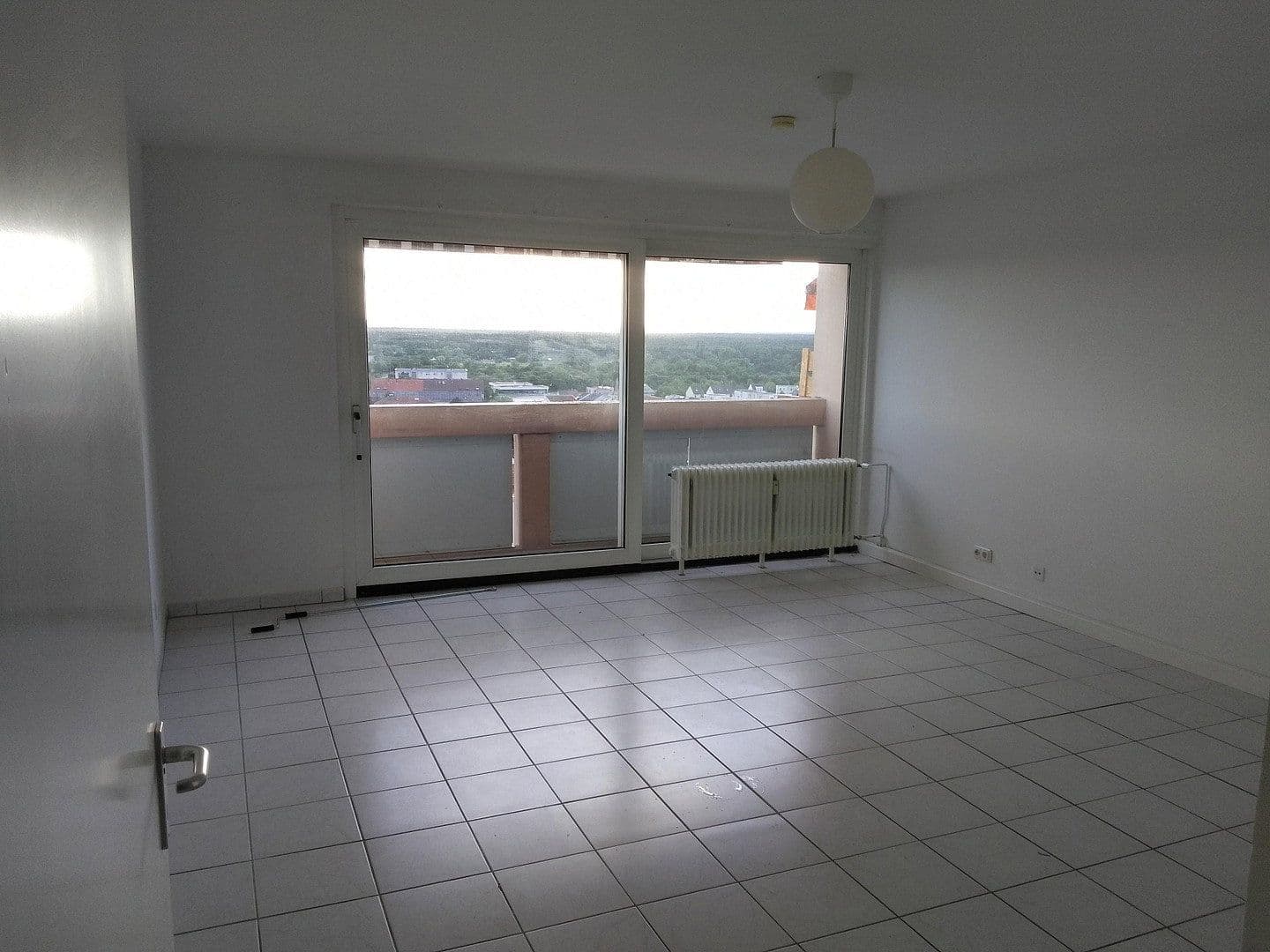 Pronájem bytu 1+1 36 m², Saarlandstraße 1, Viernheim, Hessen Pronájem bytu 1+1 36 m², Saarlandstraße 1, Viernheim, Hessen