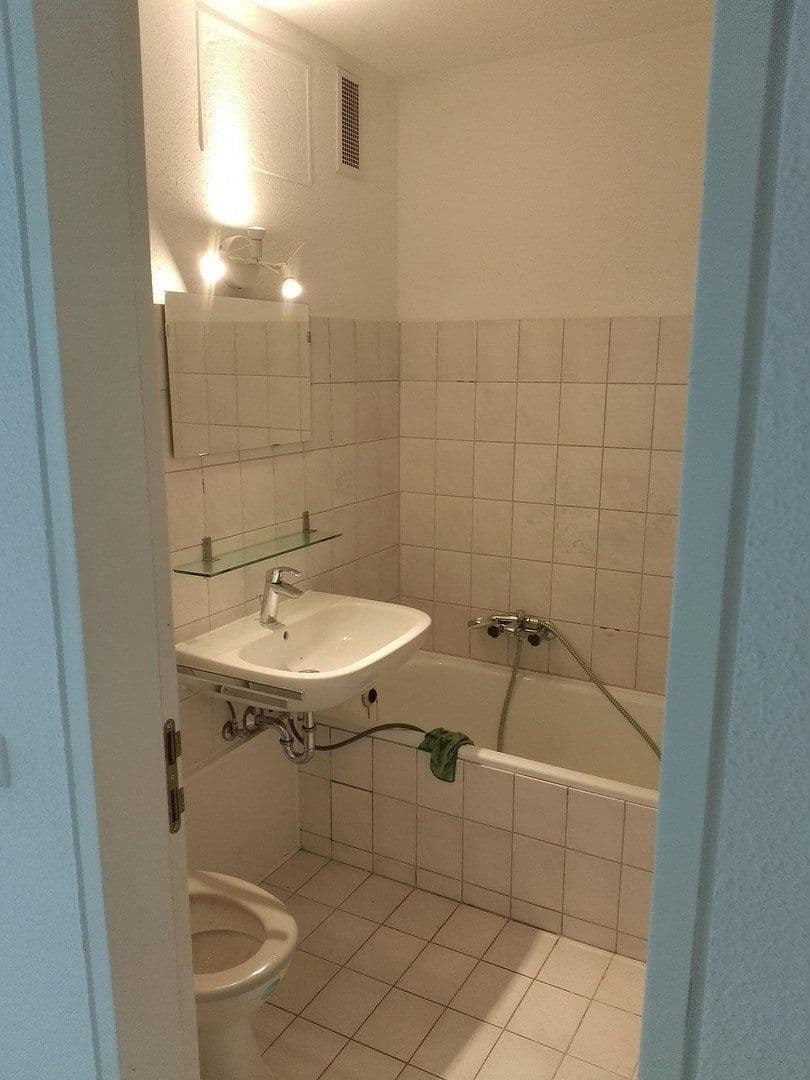Pronájem bytu 1+1 36 m², Saarlandstraße 1, Viernheim, Hessen Pronájem bytu 1+1 36 m², Saarlandstraße 1, Viernheim, Hessen