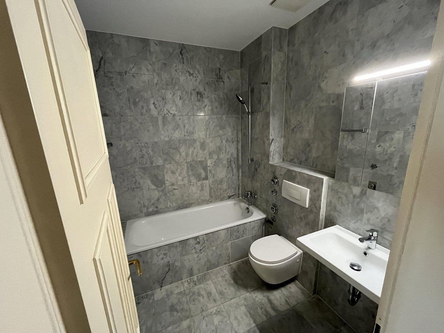 Pronájem bytu 2+1 47 m², Eilenburger Straße 33, Leipzig, Sasko Pronájem bytu 2+1 47 m², Eilenburger Straße 33, Leipzig, Sasko