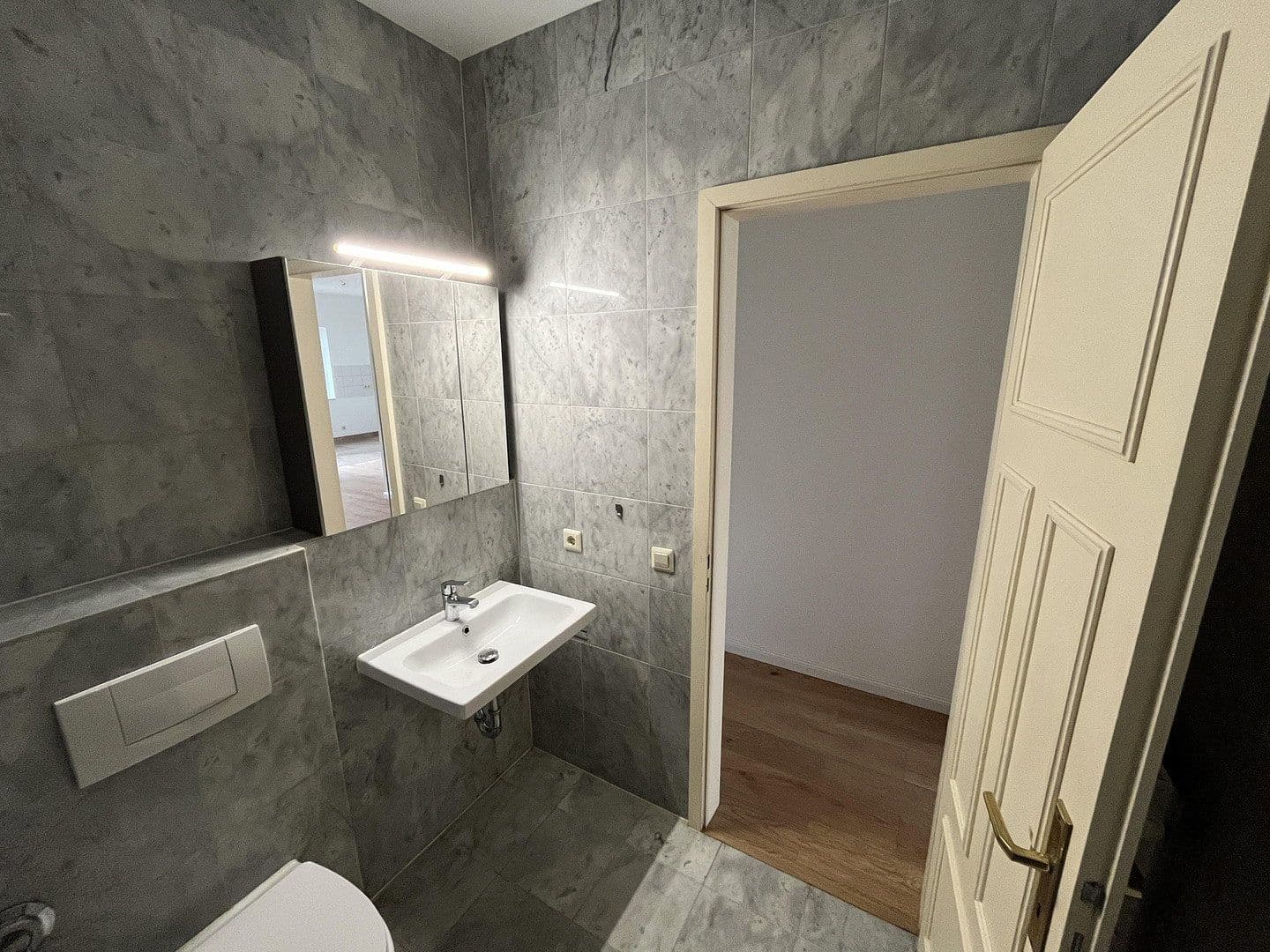 Pronájem bytu 2+1 47 m², Eilenburger Straße 33, Leipzig, Sasko Pronájem bytu 2+1 47 m², Eilenburger Straße 33, Leipzig, Sasko