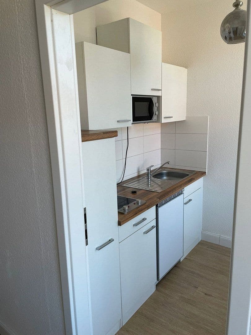 Pronájem bytu 1+1 26 m², Wurzner Straße 77B, Leipzig, Sasko Pronájem bytu 1+1 26 m², Wurzner Straße 77B, Leipzig, Sasko