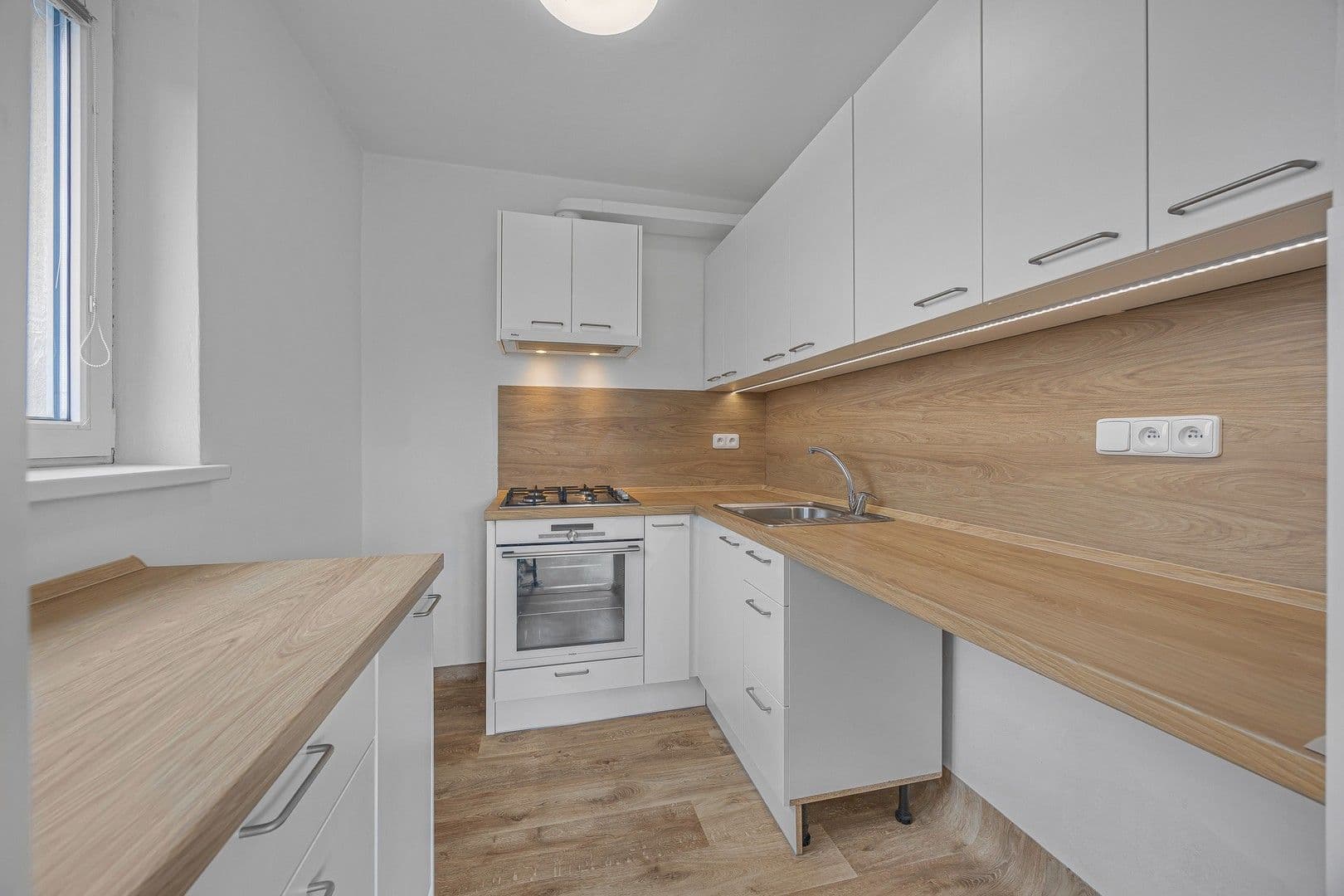 Pronájem bytu 3+kk 56 m², Svojšovická, Praha, Praha Pronájem bytu 3+kk 56 m², Svojšovická, Praha, Praha