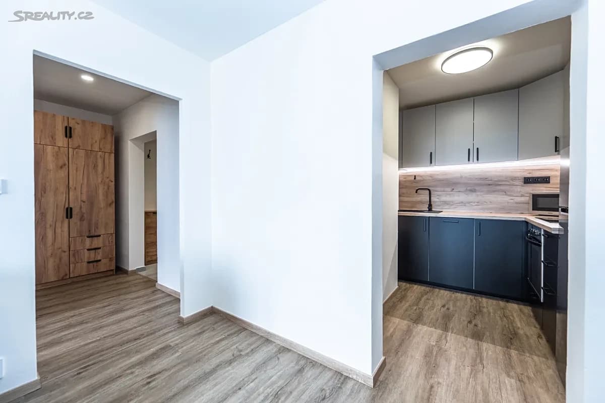 Pronájem bytu 2+kk 41 m², Ciolkovského, Praha, Praha Pronájem bytu 2+kk 41 m², Ciolkovského, Praha, Praha
