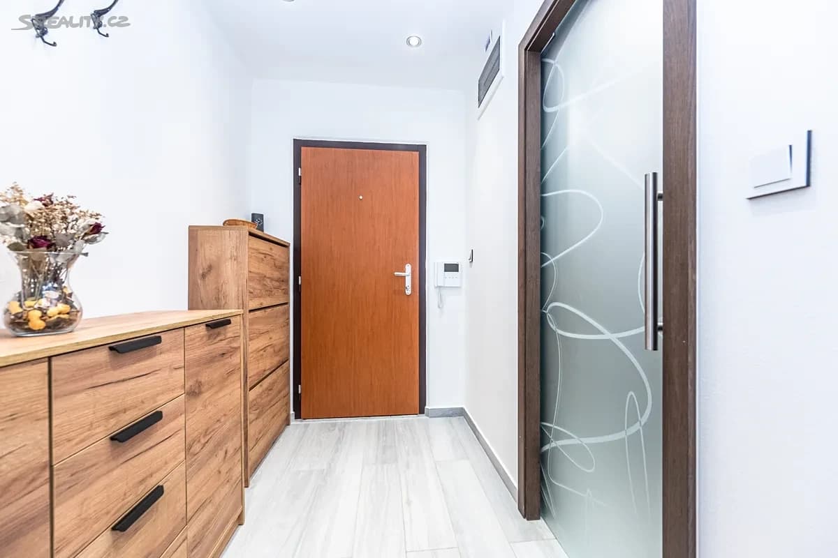 Pronájem bytu 2+kk 41 m², Ciolkovského, Praha, Praha Pronájem bytu 2+kk 41 m², Ciolkovského, Praha, Praha