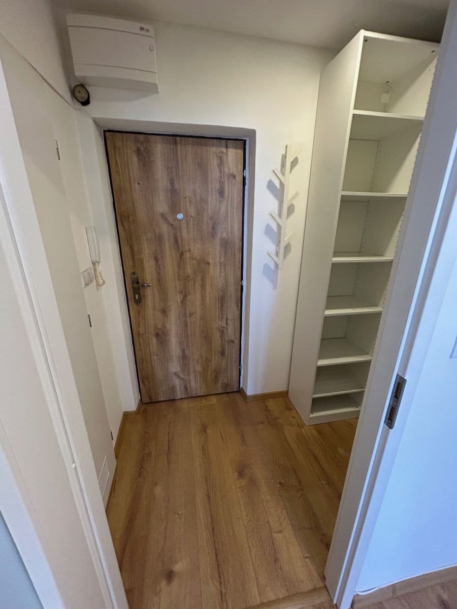 Pronájem bytu 1+kk 27 m², Křižíkova, Ostrava, Moravskoslezský kraj Pronájem bytu 1+kk 27 m², Křižíkova, Ostrava, Moravskoslezský kraj