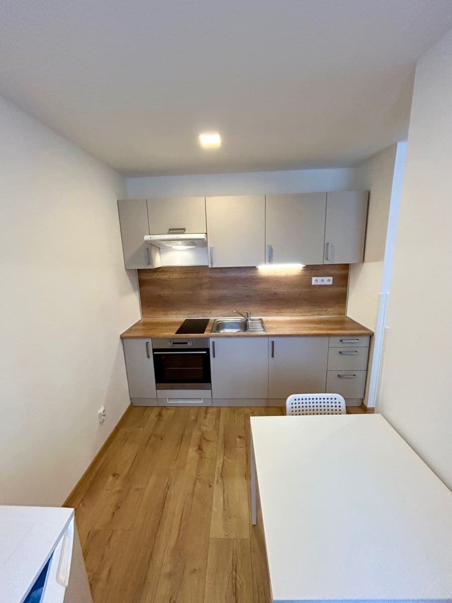 Pronájem bytu 1+kk 27 m², Křižíkova, Ostrava, Moravskoslezský kraj Pronájem bytu 1+kk 27 m², Křižíkova, Ostrava, Moravskoslezský kraj